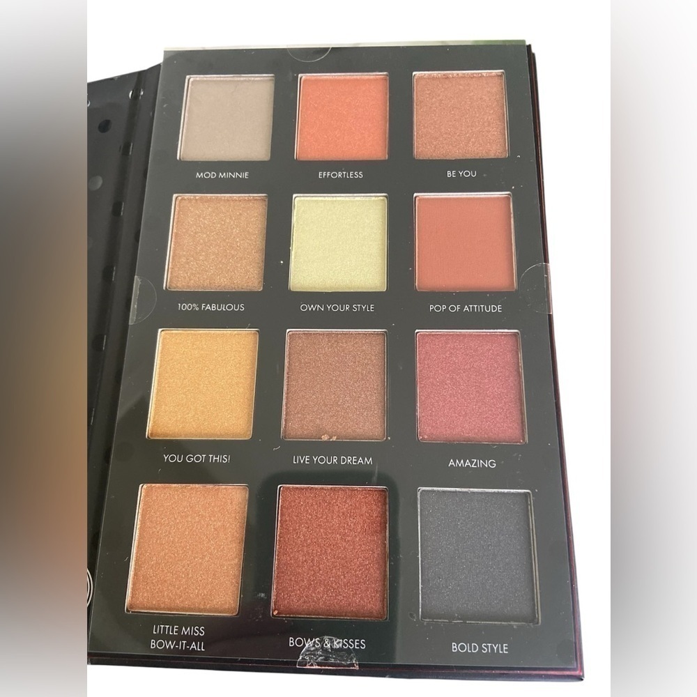 NEW Disney Minnie Mouse 12 pan Eyeshadow Mirror Palette Disneyland Princess - Picture 5 of 10